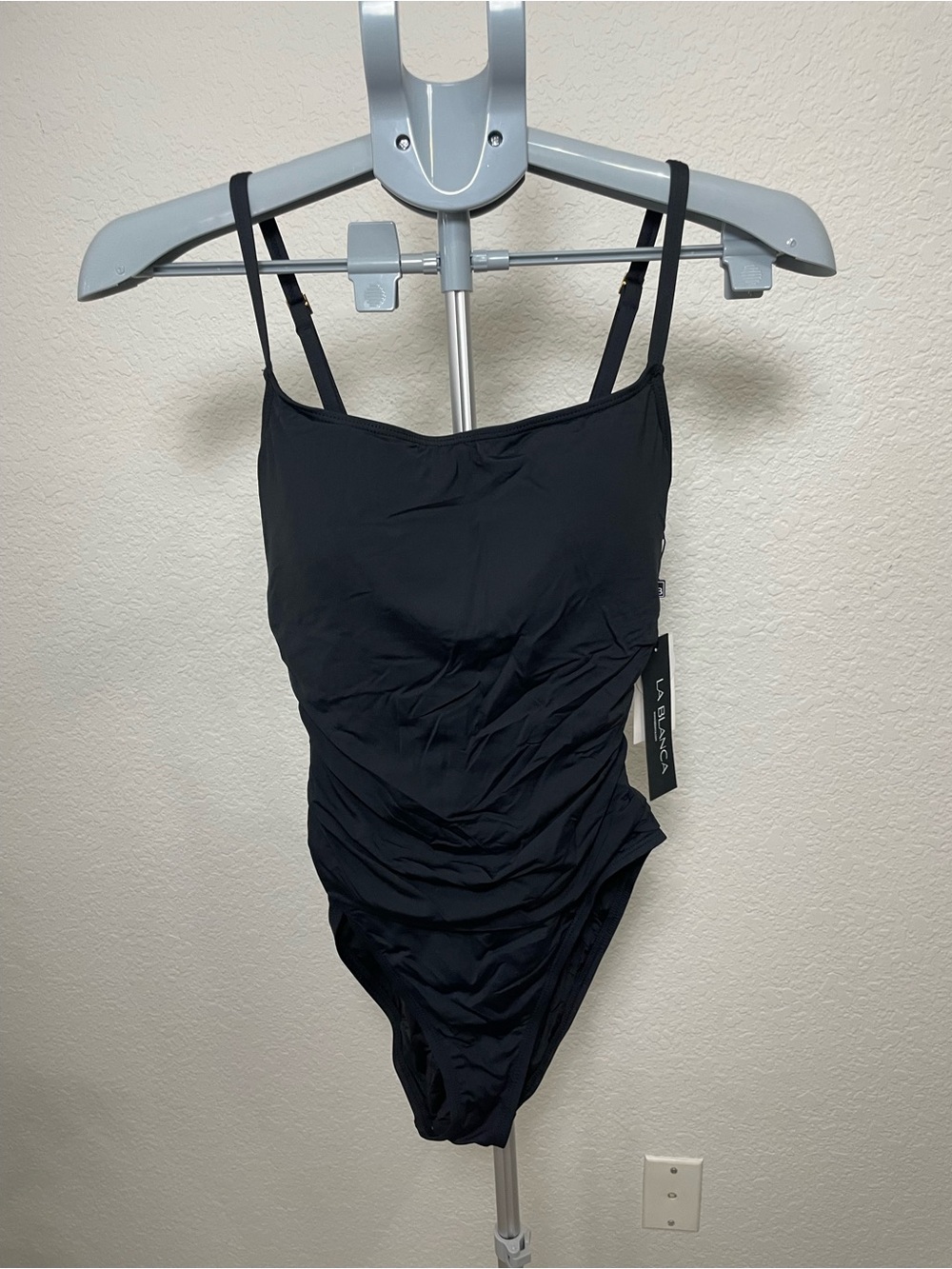 La Blanca Island Goddess One Piece Swimsuit Black Ruched UPF 50+ Size 10 NWT